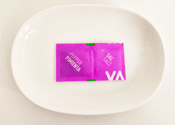 comprare Confezioni di condimenti personalizzate con durata di conservazione di 18 mesi Sachet di sale e pepe nero online manufacture