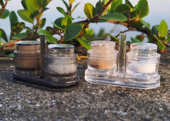 購入 飛行機向け 塩と黒胡桃の調味料のための使い捨てプラスチックシェーカー 旅行のための携帯用 online manufacture