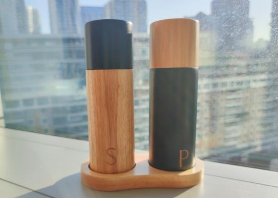 購入 プレミアム 調整可能な塩と胡桃の磨き機 ゴム木製のボトルとセラミックコア online manufacture
