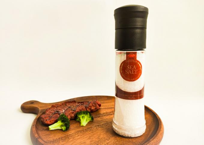 High Capacity Easy To Use Plastic Spice Grinder Clear Salt And Pepper Grinders 2